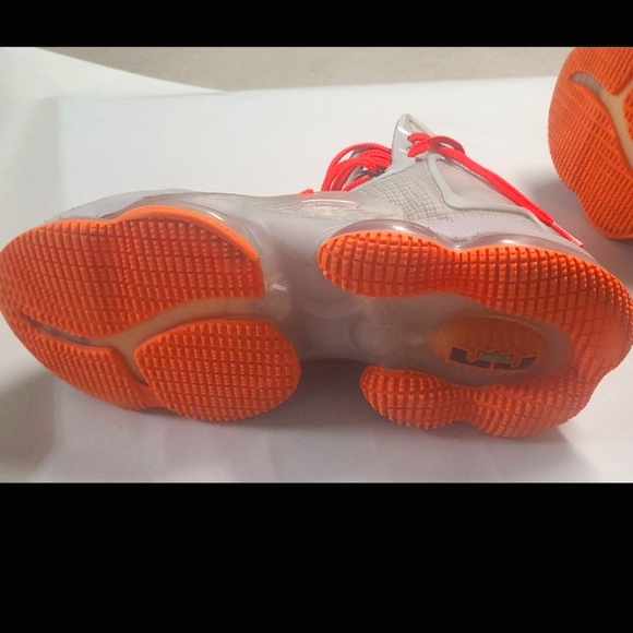 Nike LeBron 19 Fast Food size 8 - Picture 7 of 7
